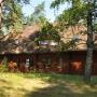 Guesthouse Zimmerfrei in Kadaga, onze kamer was die met het balkon op de eerste verdieping
