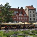Rondom het levendige Livenplein in Riga zijn veel gezellige restaurants en cafés te vinden